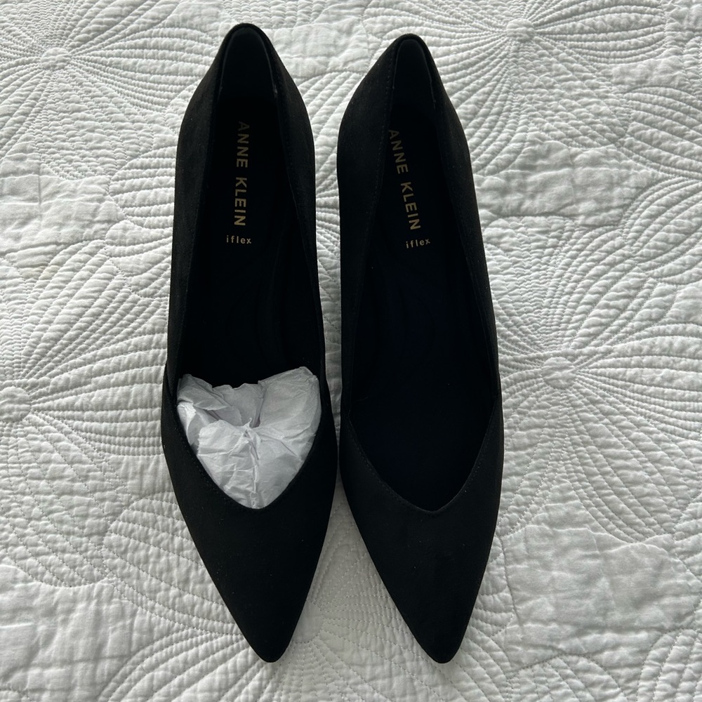 Anne Klein Women's Black Pumps